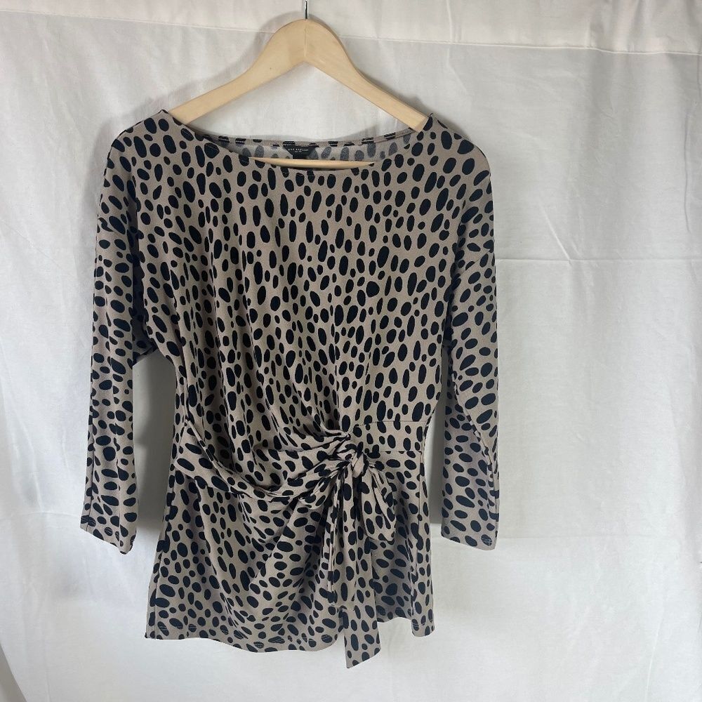 Ann Taylor‎ Tan/Black Abstract Dotted Front Tie Peplum Top Sz M